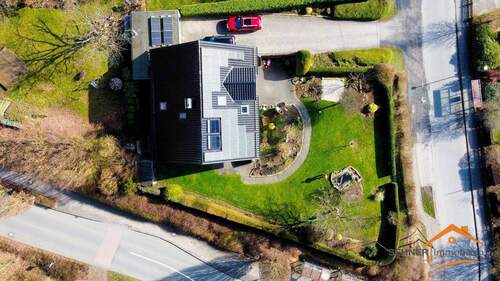 Vogelperspektive Haus und Grundstück - 