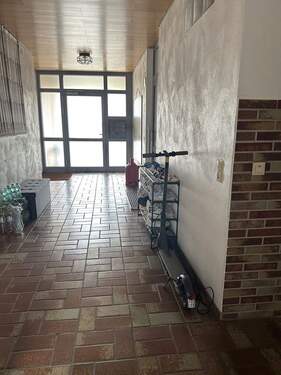 großzügiger Flurbereich EG - 8 Zimmer Mehrfamilienhaus, Wohnhaus in Niederzier