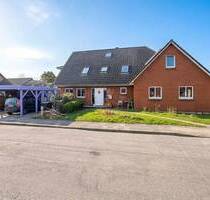 Großzügiges Zweifamilienhaus in Flensburg - ideal für Familie & Vermietung