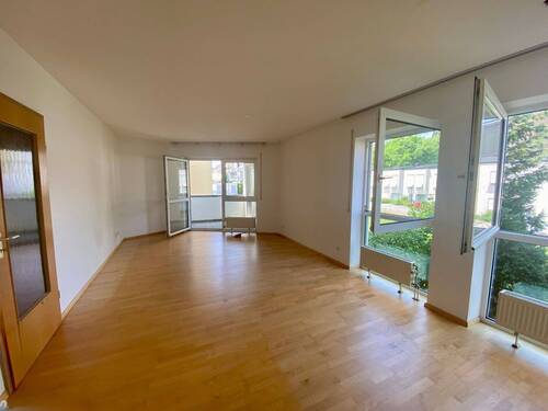Wohnzimmer .jpeg - 2 Zimmer Etagenwohnung zum Kaufen in Gersthofen
