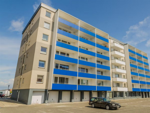Hausansicht von Süden - End-Wohnung mit Süd-Loggia und Stellplatz nahe dem Strandübergang !