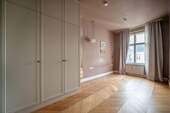 Schlafzimmer mit Einbauschrank - 