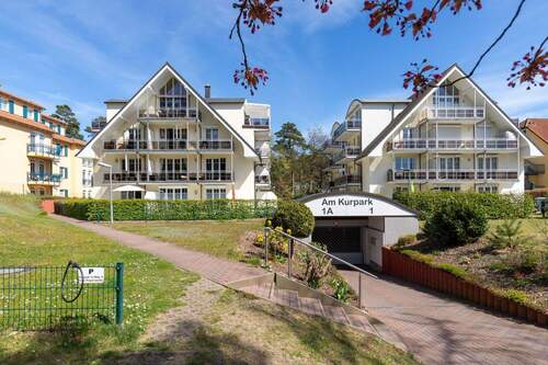 Die schönen Häuser am Kurpark - 2 Zimmer Terrassenwohnung in Baabe