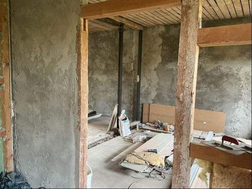 Raum im Obergeschoss / Rohbau - 