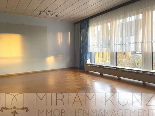 Wohnzimmer_5104_MiriamKunz-Immobilienmanagement.jpg - 