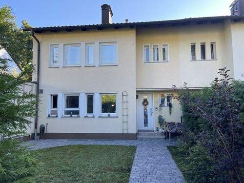 Vorderansicht - Ruhige und schöne DHH im Grünen, Sackgasse