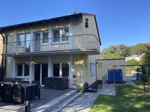 Rückansicht - 4 Zimmer Doppelhaushälfte in Fürth