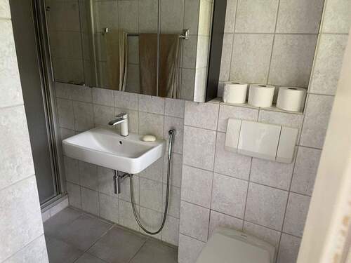 Gäste WC mit Dusche, EG - 