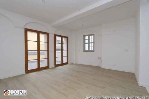 Küche mit Zugang zur Dachterrasse - 3 Zimmer Etagenwohnung in Meißen