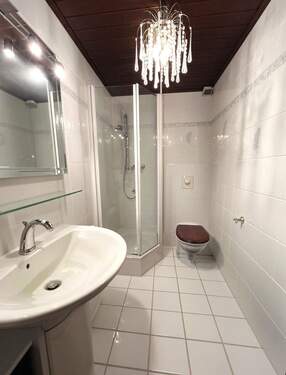 Badezimmer mit Dusche - 