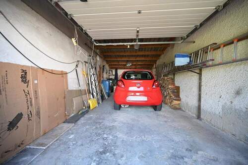 Platz für 2 Autos - 