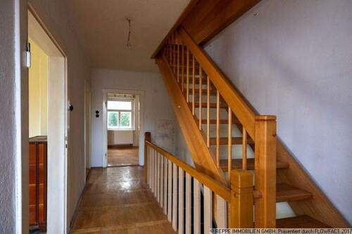 Flur im Obergeschoss - 6 Zimmer Doppelhaushälfte in Kamenz