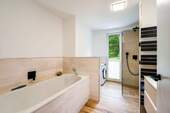 Das hochwertige Master-Badezimmer - 