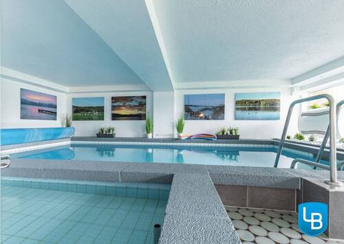 Innenpool und Tretbecken - 