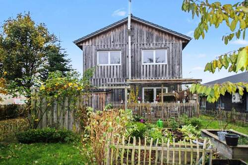 Garten mit Hochbeeten - 8 Zimmer Gewerbeobjekt (Büro, Produktion, Verkauf) zum Kaufen in Kappeln