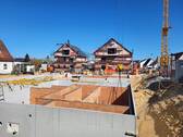 Aktueller Baustand - NUR NOCH 3 WOHNUNGEN FREI! 3,5-Zimmer-Neubauwohnung in ruhiger und grüner Wohnlage