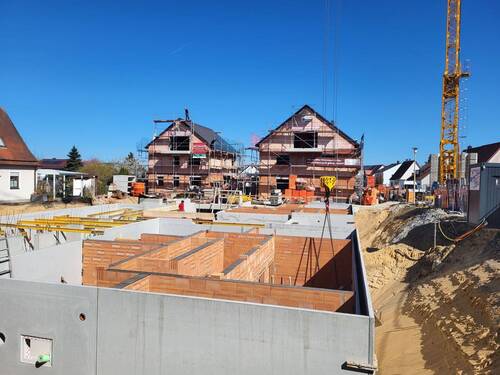 Aktueller Baustand - NUR NOCH 3 WOHNUNGEN FREI! 3,5-Zimmer-Neubauwohnung in ruhiger und grüner Wohnlage