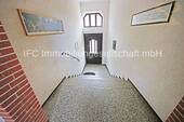 Treppenhaus / Hauseingang - 