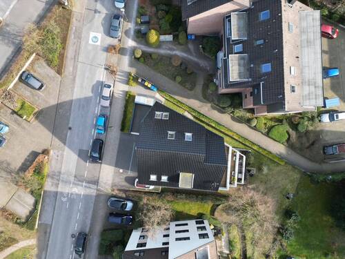 Gesamte Ansicht vom Grundstück.jpeg - 4 Zimmer Etagenwohnung in Haan