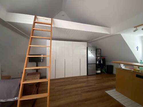 Empore als möglicher Schlafbereich - 1 Zimmer Etagenwohnung in Ratingen