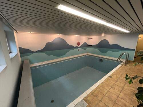 SCHWIMMBAD - 