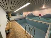 SCHWIMMBAD - 