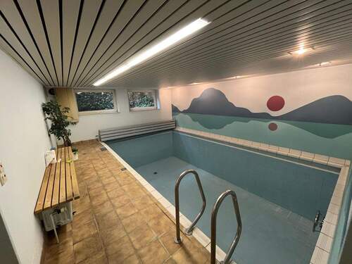 SCHWIMMBAD - 