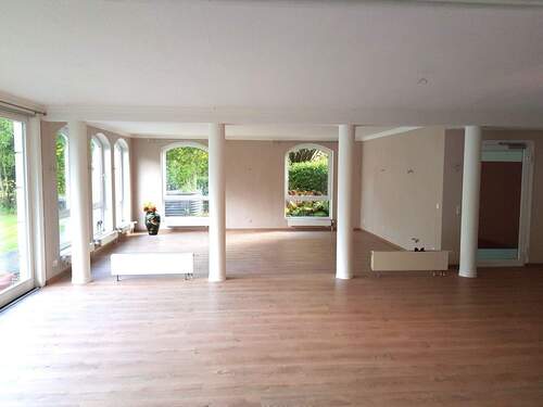 Viel Platz zum Arbeiten - 2 Zimmer Büro zur Miete in Timmendorfer Strand