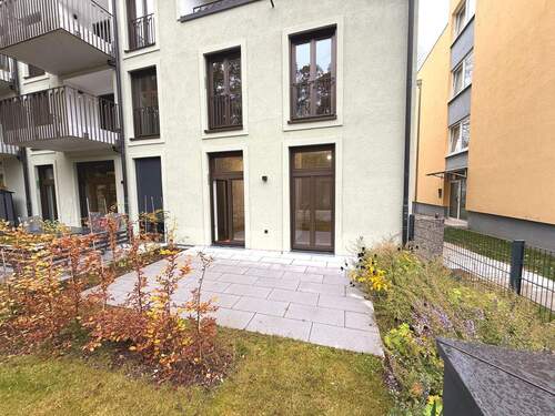 Terrassenansicht - Wohnen mit Gartenflair- Klasse 2-Zi Whg in Premiumlage von München-Solln- modern und effizient
