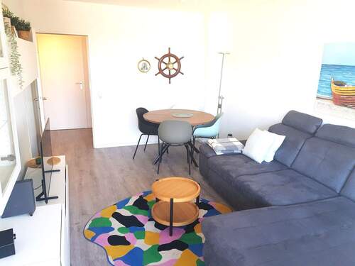 Wohnzimmer - zum Eingangsbereich - 2 Zimmer Etagenwohnung in Timmendorfer Strand