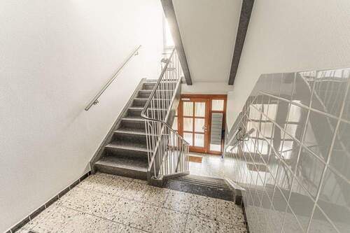 Hausflur - Etagenwohnung mit 73,00 m&sup2; in Bremen zur Miete