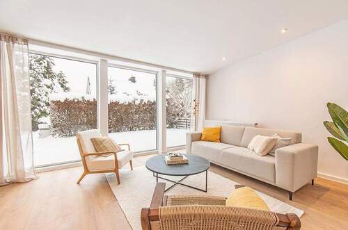 Gemütliches Wohnzimmer - Großzügiges EFH in ruhiger Seitenstraße von Niendorf