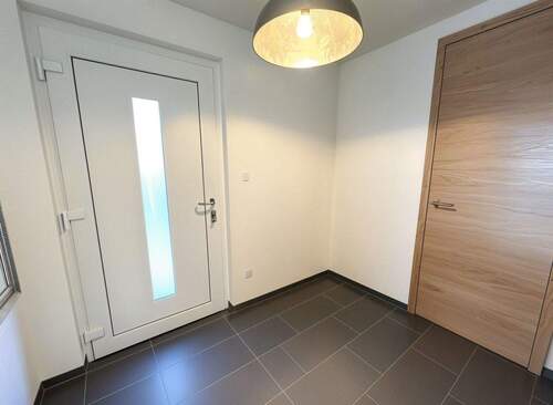 Eingangsbereich - Doppelhaushälfte mit 133,80 m&sup2; in Erlangen zum Kaufen