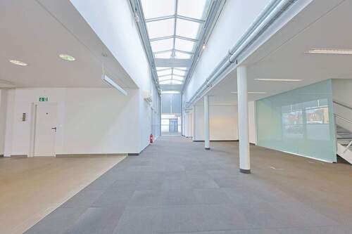 EG - Foyer - Büro in Haßloch