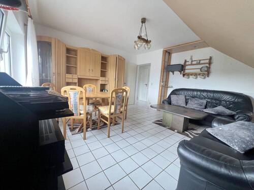 Wohnzimmer - 2 Zimmer Etagenwohnung zur Miete in Sankt Augustin