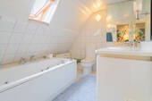 Wannenbad im Obergeschoss - 