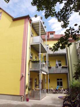 Gebäudeansicht Balkone.JPG - 3 Zimmer Etagenwohnung zur Miete in Cottbus