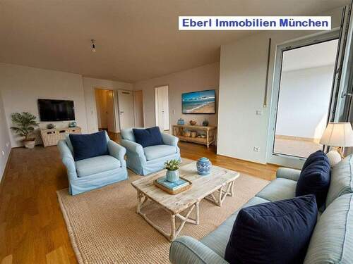 Blick-ins-Wohnzimmer - mit Einrichtungsvorschlag - 2 Zimmer Etagenwohnung zum Kaufen in München