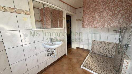 EG links Badezimmer Ansicht 2 - 