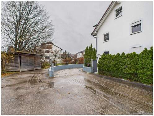 Tiefgarageneinfahrt - 