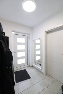 Eingangsbereich - Reihenendhaus mit 139,00 m&sup2; in Grafrath zum Kaufen