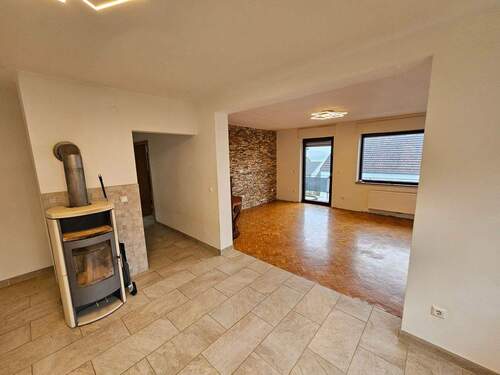 1.jpg - 5 Zimmer Mehrfamilienhaus, Wohnhaus in Kirf