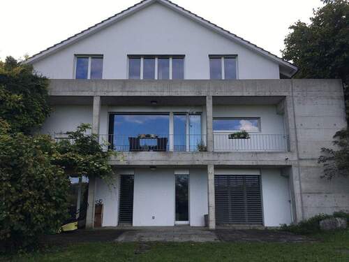 Hausfront - 6 Zimmer Einfamilienhaus in Hagenbuch