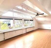 Schöne helle 3-Zimmer Wohnung mit Carport u. Gartenanteil - Herzogenaurach