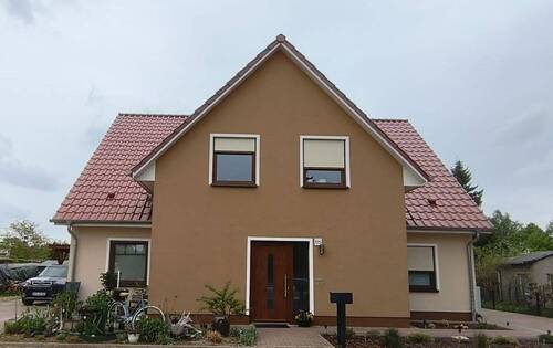 Ansicht Objekt - Energieeffiziente & moderne Doppelhaushälfte für Familien zu vermieten