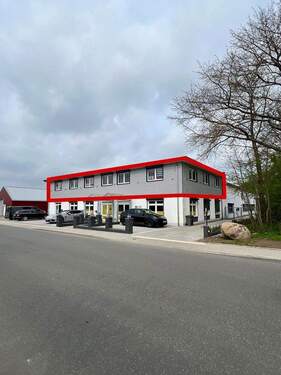 Ansicht von der Straße - Büro in Oldenburg i.H. zur Miete