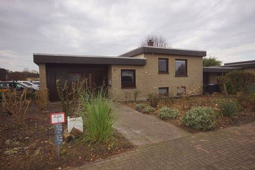 Titel - Geestland-Langen REH mit Split-Level-Bauweise, Garage und Garten in ruhiger Wohnlage