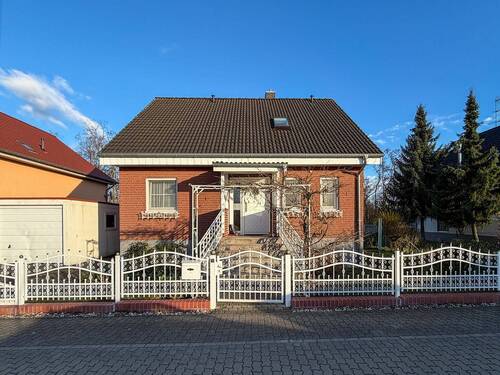 Titelbild - Haus mit Garten, Terrasse und vielseitig nutzbarem Untergeschoss