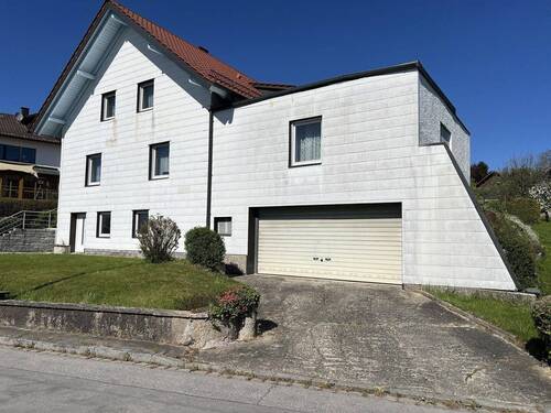 Bild 2 - 9 Zimmer Mehrfamilienhaus, Wohnhaus zum Kaufen in Fürstenzell