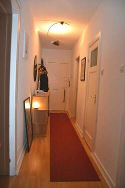 Flur mit Eingang - 